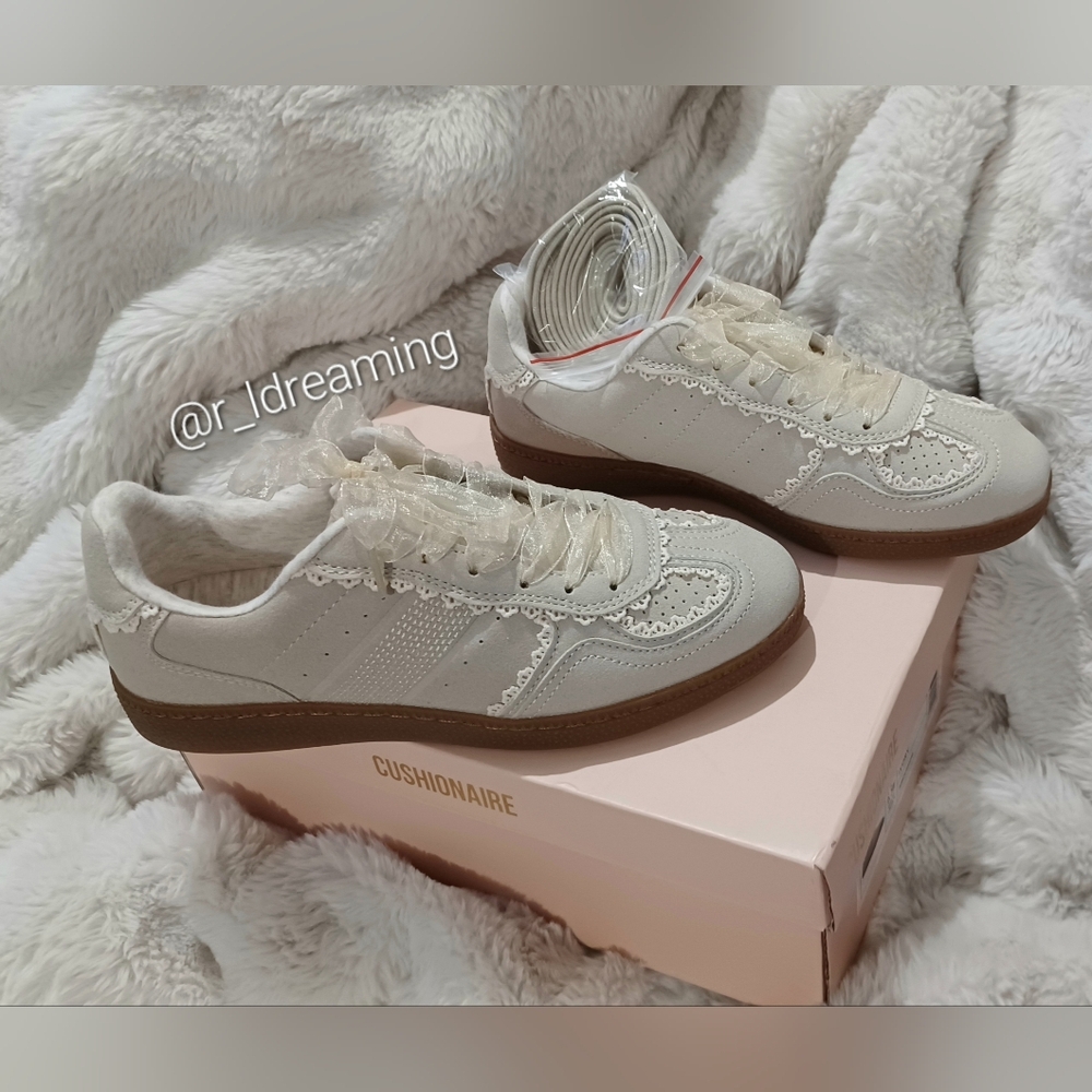 NIB Cushionaire Belinda Casual Sneakers Size 6.5W In Ivory W/ Extra Plain Laces - Picture 7 of 12